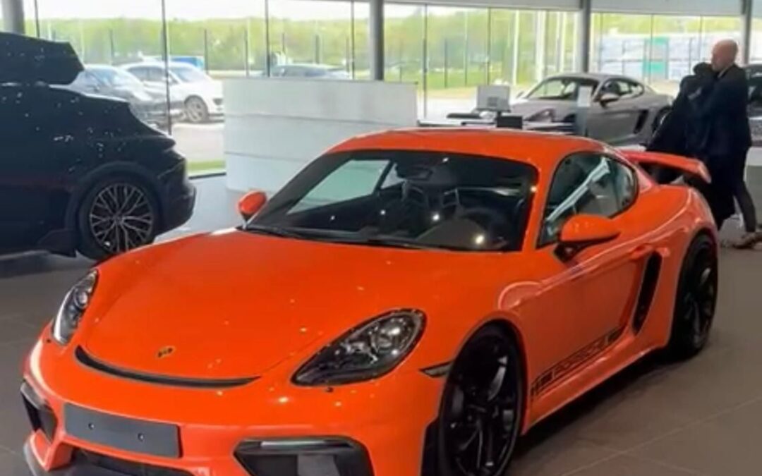 Porsche 718 Cayman GT4